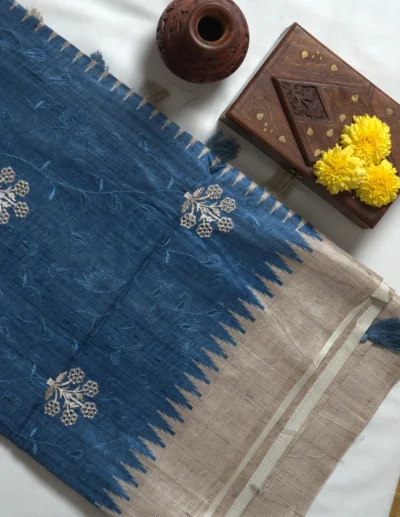 Royal Blue Textured Saree - Image 4