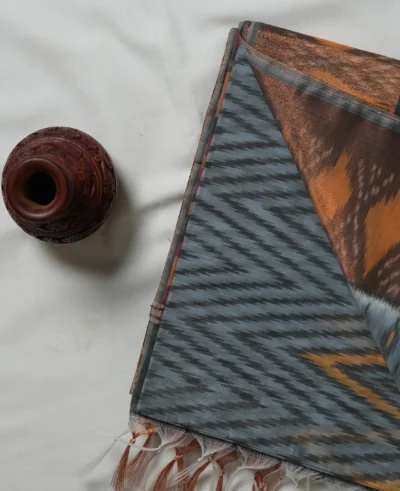 Abstract Patterned Ikat Saree - Image 3