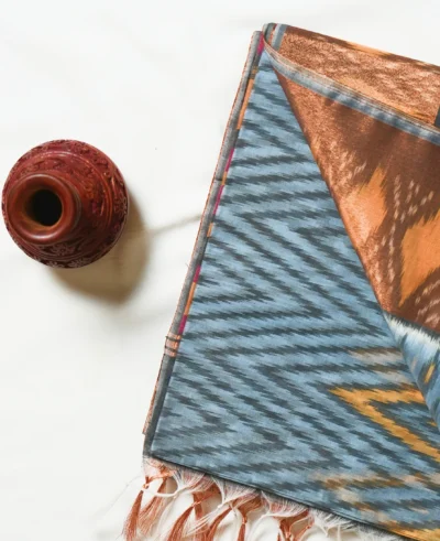 Abstract Patterned Pochampally Cotton Saree - Image 4