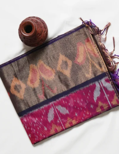 Purple and Pink Pochampally Cotton Saree - Image 4